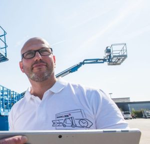 06/09/2021-Erfurt:  Stefanie Dill (links) und Ralf Michael (rechts) gehören zur Firma Lint GmbH in Erfurt, die sich mit der Digitalisierung der Vermiet-Branche von Arbeitsmaschinen und Dienstleistungen beschäftigt.  (Foto: Sascha Fromm / Thueringer Allgemeine)